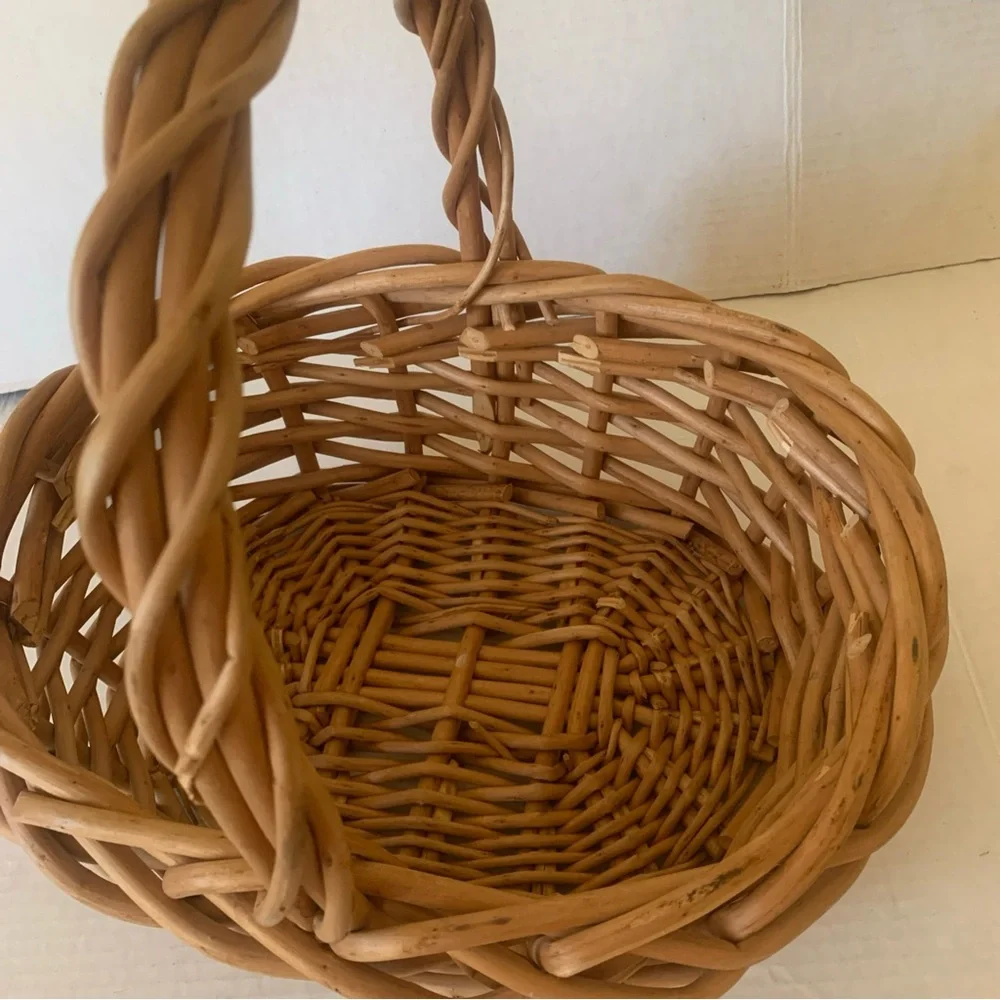 Large Oval Woven Wicker Rattan Storage/ Gathering Basket W/ Handle 14” long EUC